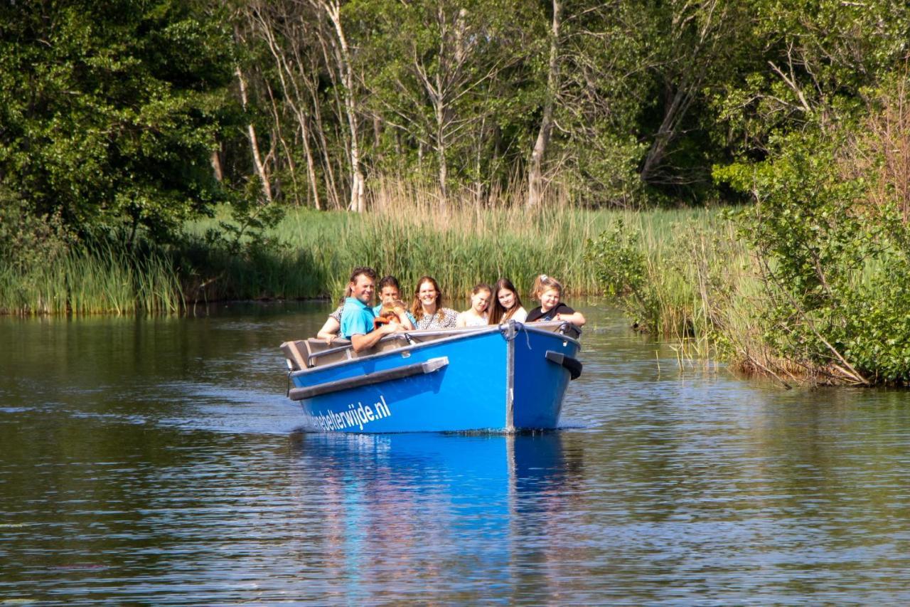 Camping Kleine Belterwijde, Wiede Lodge Met Uitzicht Over Het Water Bagian luar foto