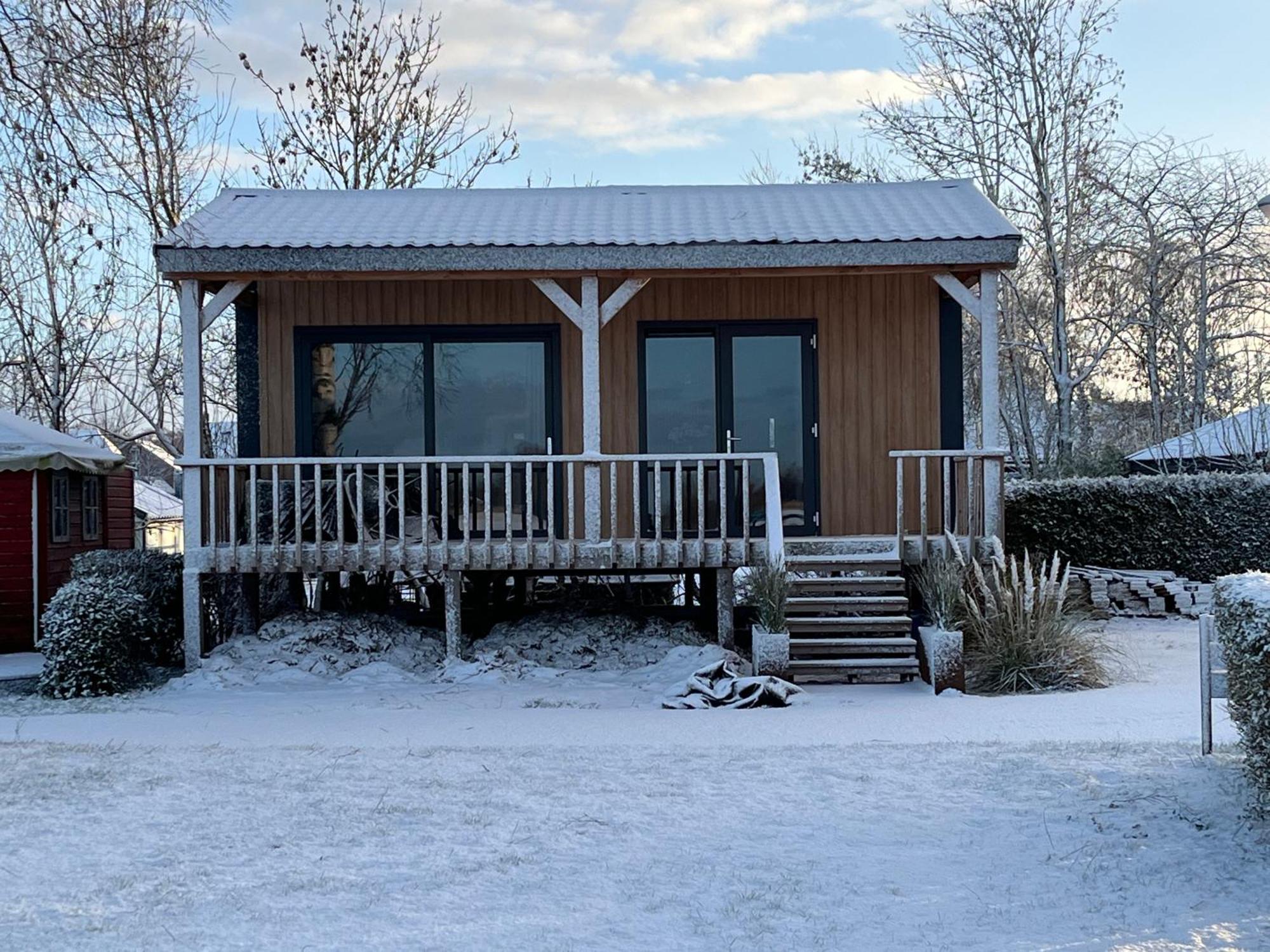 Camping Kleine Belterwijde, Wiede Lodge Met Uitzicht Over Het Water Bagian luar foto